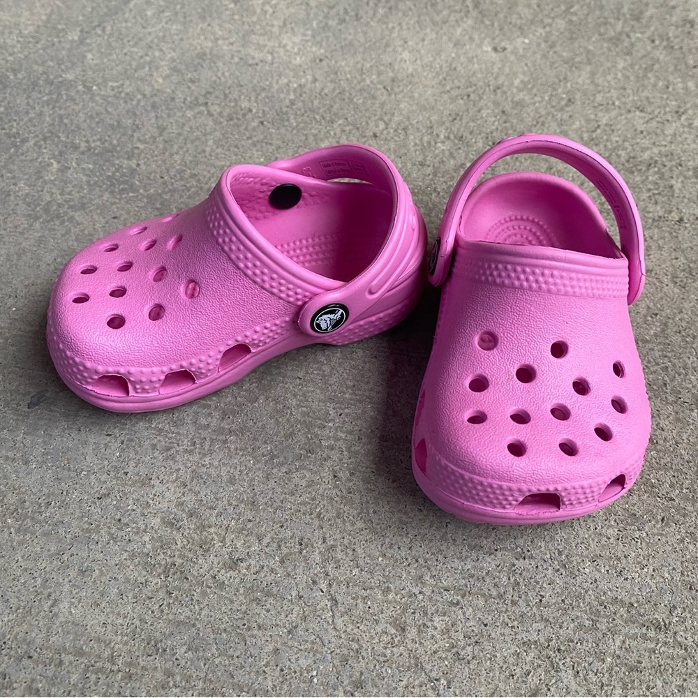Crocs Baby Girl Clogs in Pink Size 2 / 3